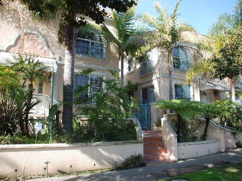 215-217 S. Doheny Dr.Beverly Hills, CA 90211